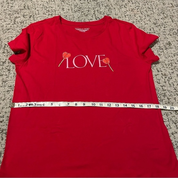 NWT Victoria’s Secret Corron Red “Love” Heart Print Short Sleeve T-Shirt Size S - Picture 8 of 9